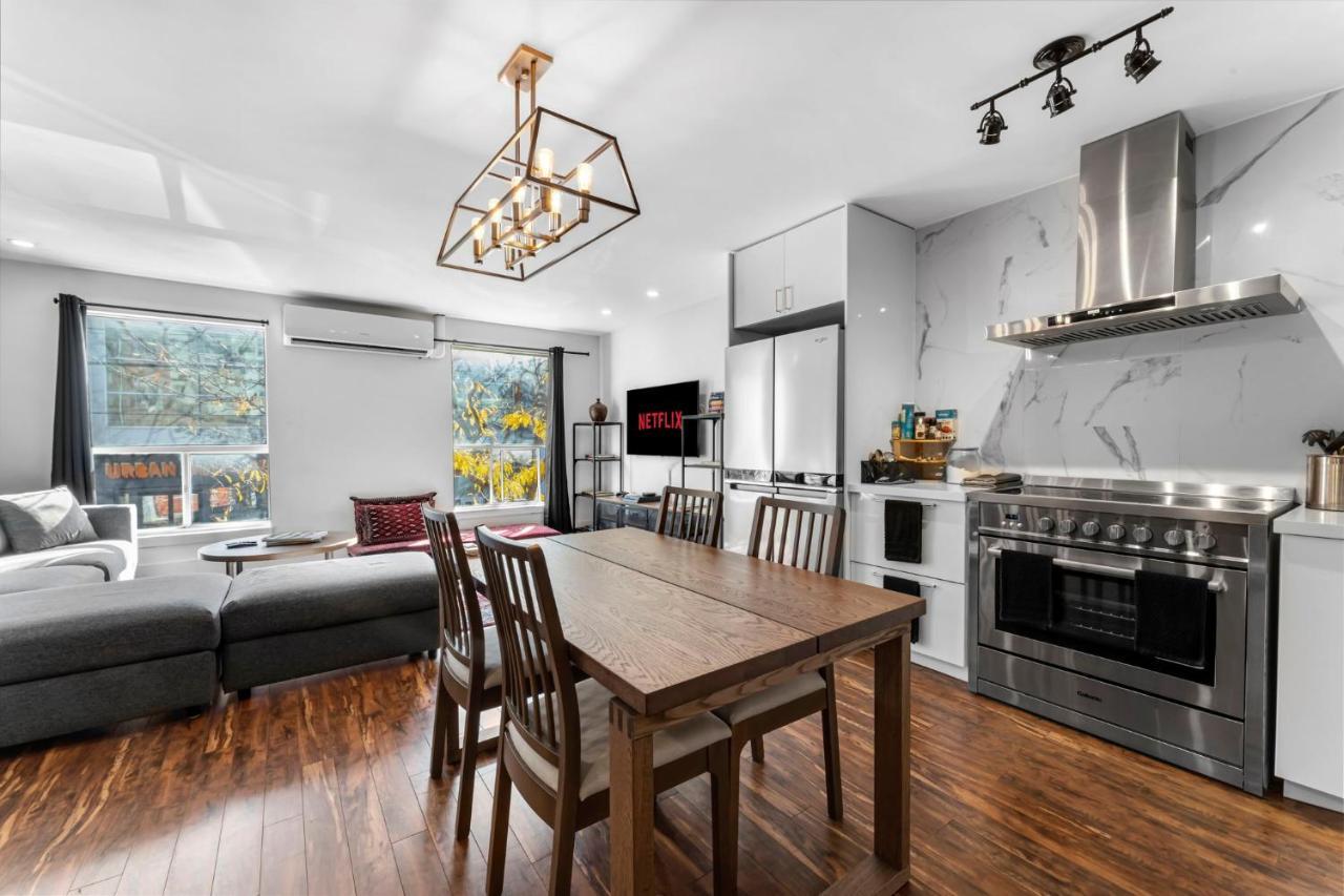 Amazing Fully Renovated Apartment On Queen St. Toronto Exterior foto